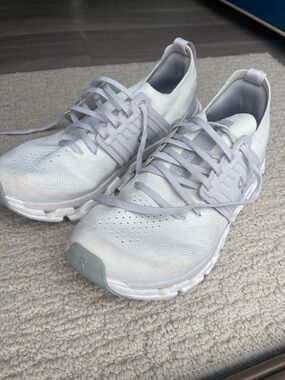 On Cloud Cloudswift4 Women’s Lightweight White Athletic Running Shoes